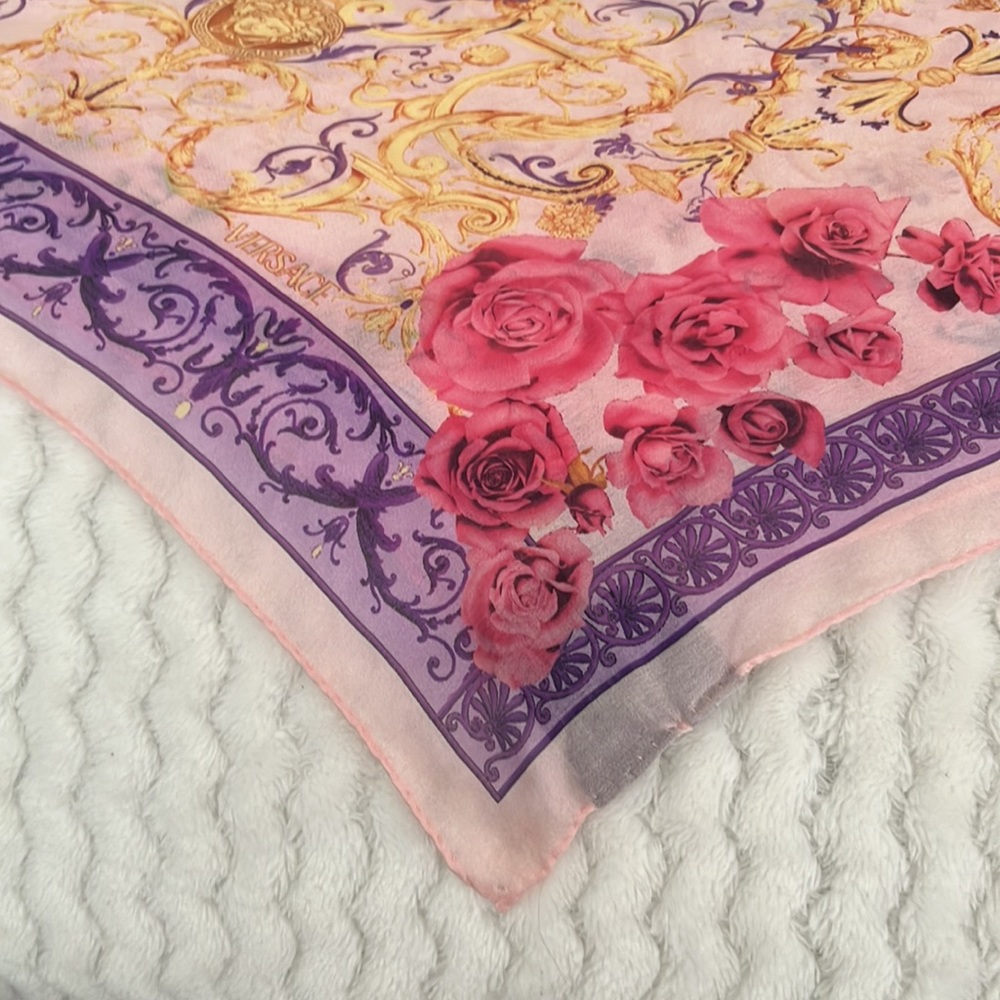 Versace scarf - Picture 9 of 11